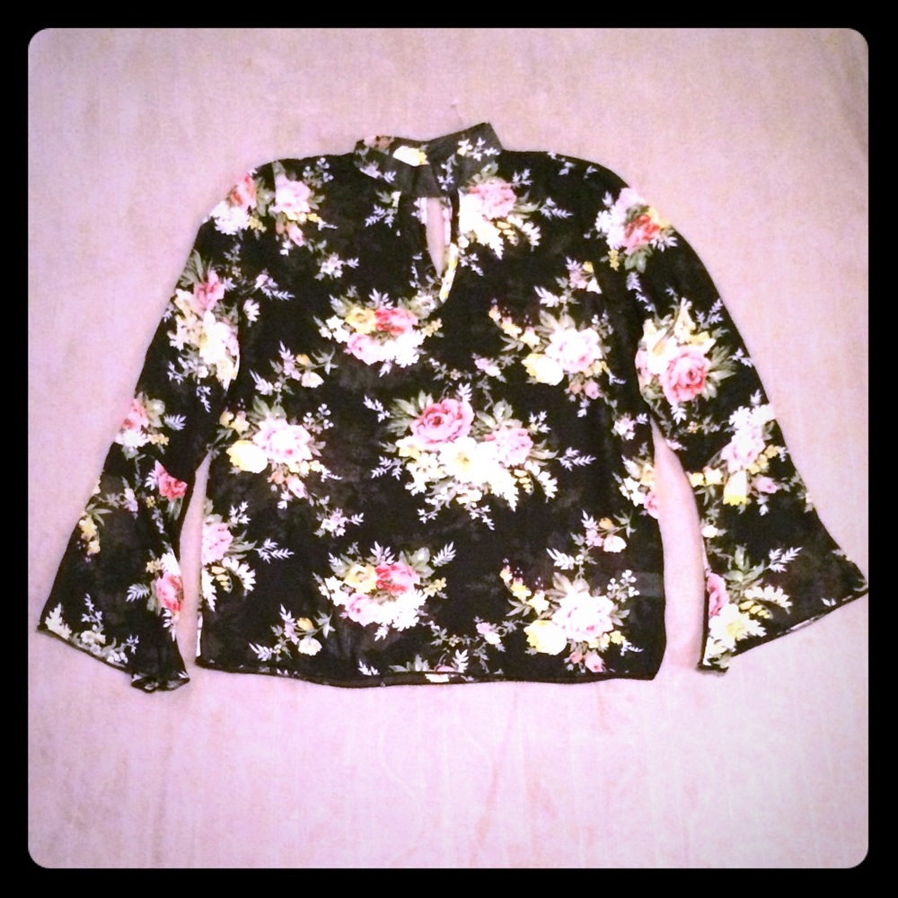 💜NEW Black floral blouse-size Large